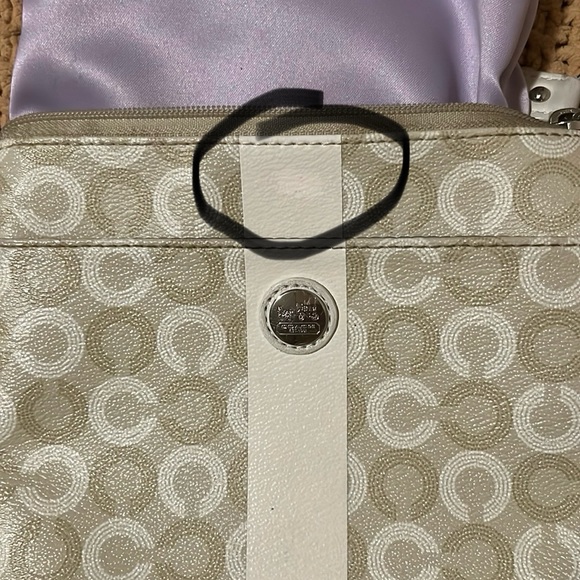 - Coach Crossbody Bag EUC - Picture 7 of 11